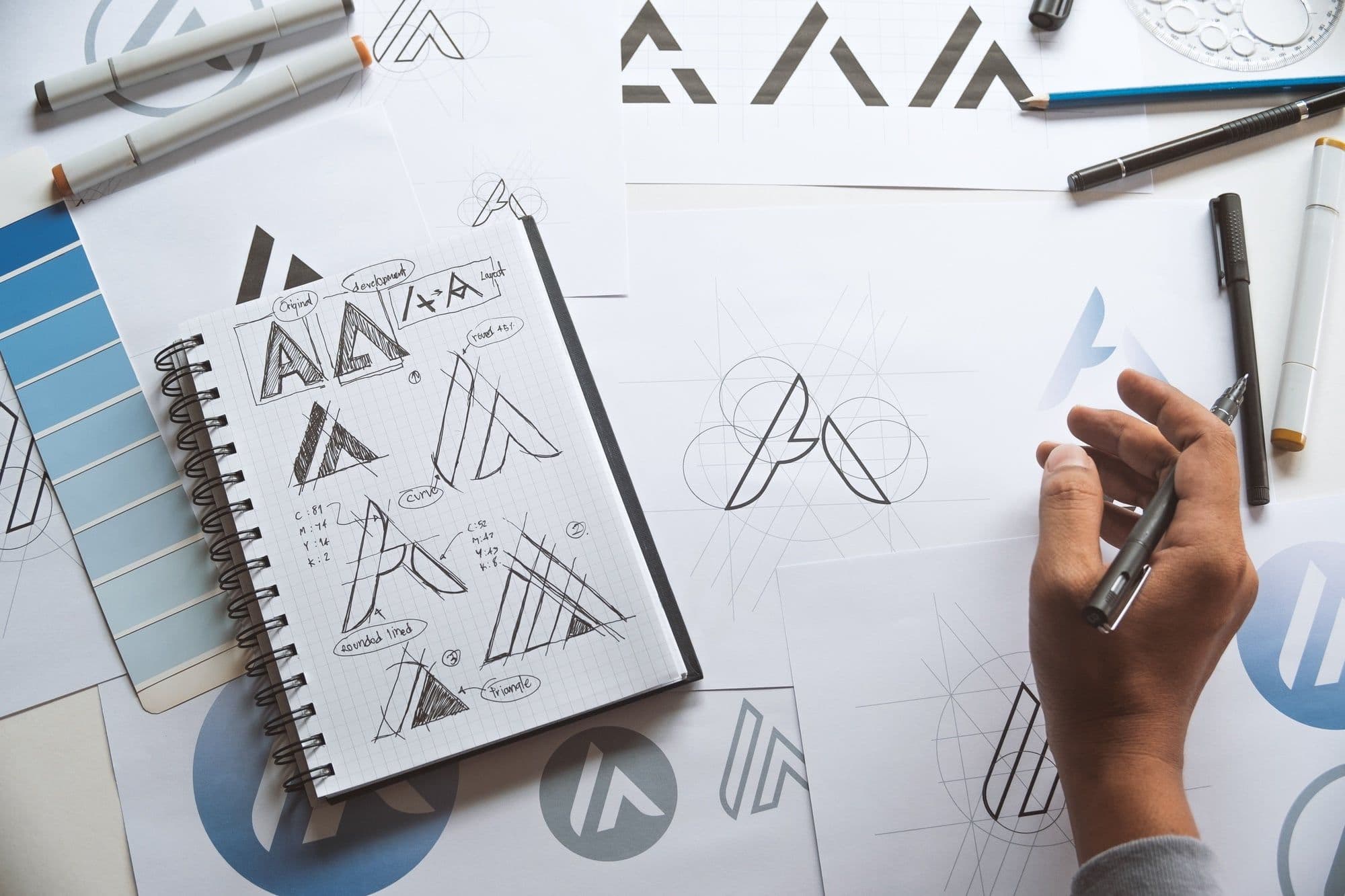 Das Corporate Design dient als Grundlage der gesamten visuellen Kommunikation von Marken und Unternehmen. Das Corporate Design dient als Grundlage der gesamten visuellen Kommunikation von Marken und Unternehmen.